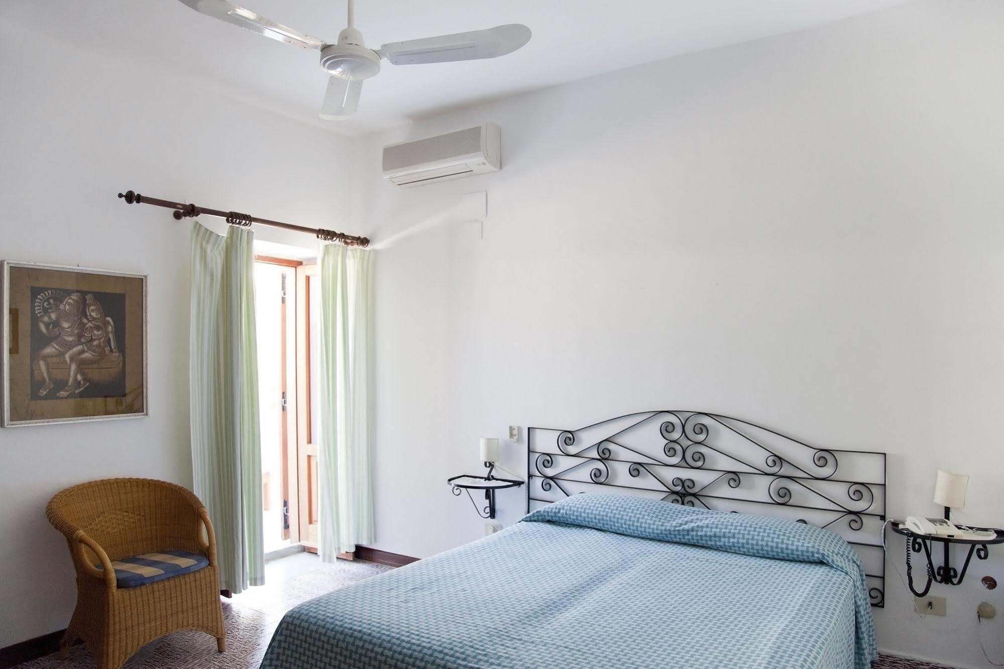 Hotel Cincotta Panarea Extérieur photo